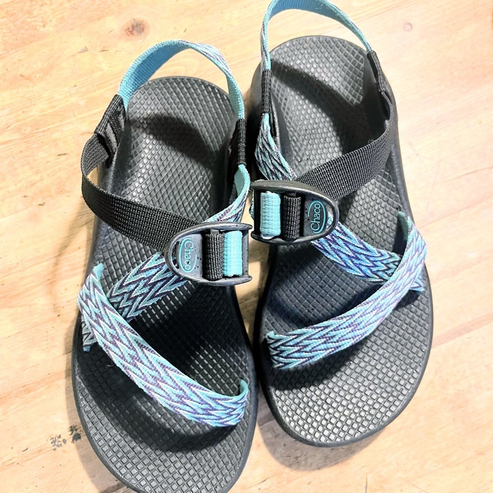 Chaco Women's Black Sandals with Teal & Light Blue Straps - size women’s 7 wide